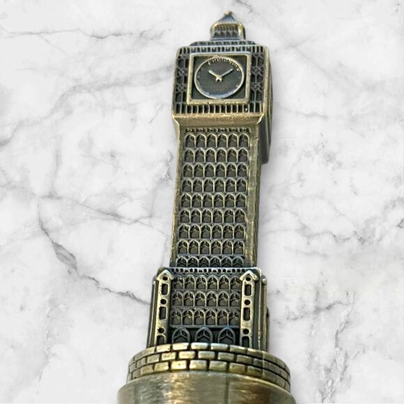 British Charm Wine Stopper - Big Ben Clock Bottle Topper - Quirky Kitchen Decor - Picture 2 of 5